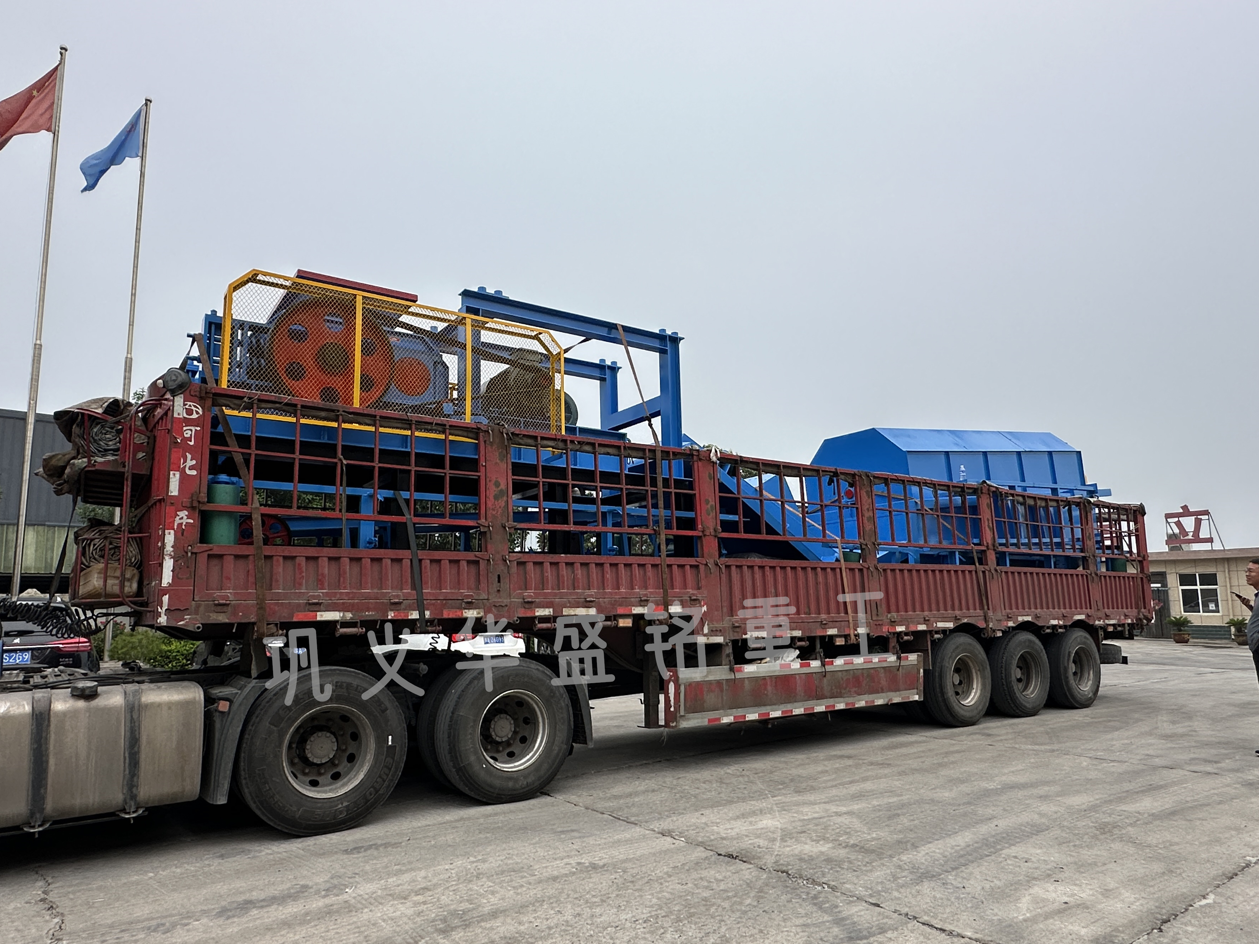 公路沥青翻挖料破碎筛分机,沥青再生设备型号,废旧路面破碎机价格,柔性双齿辊式破碎机厂家 